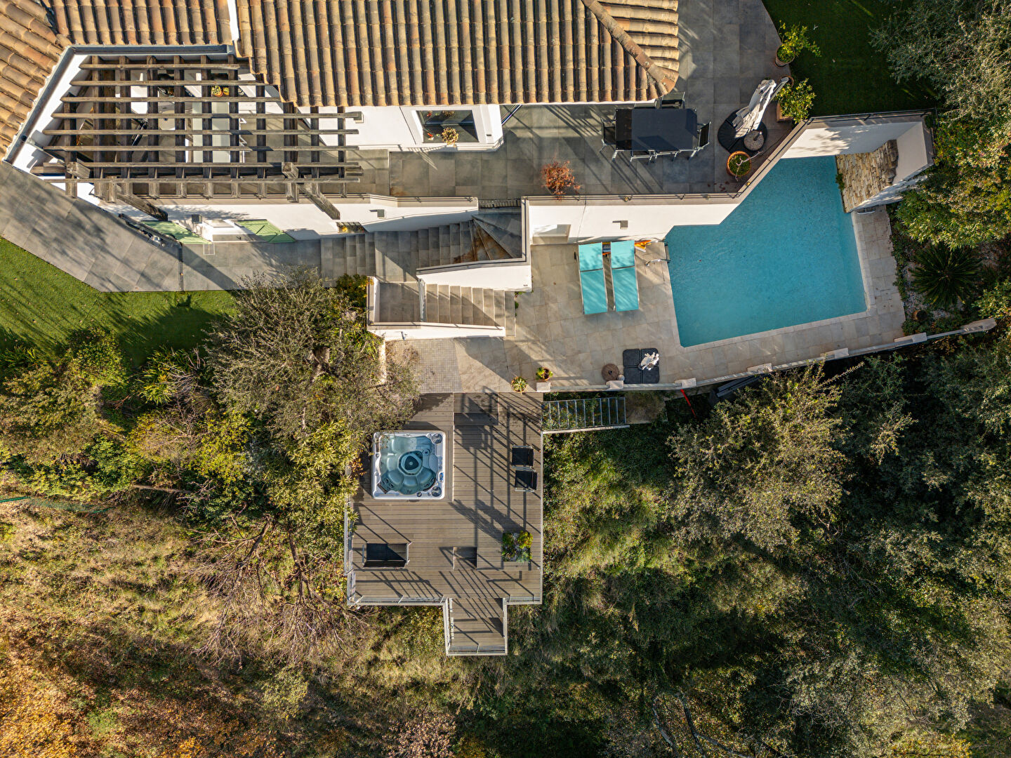 Villa d'architecte avec piscine et vue panoramique