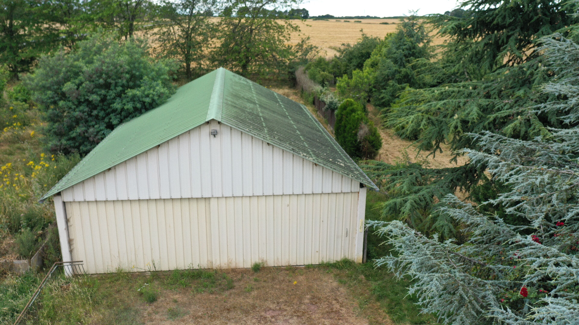 Photo Maison 4 pièces, hangar et terrain constructible Dun Le Poelier image 4/6