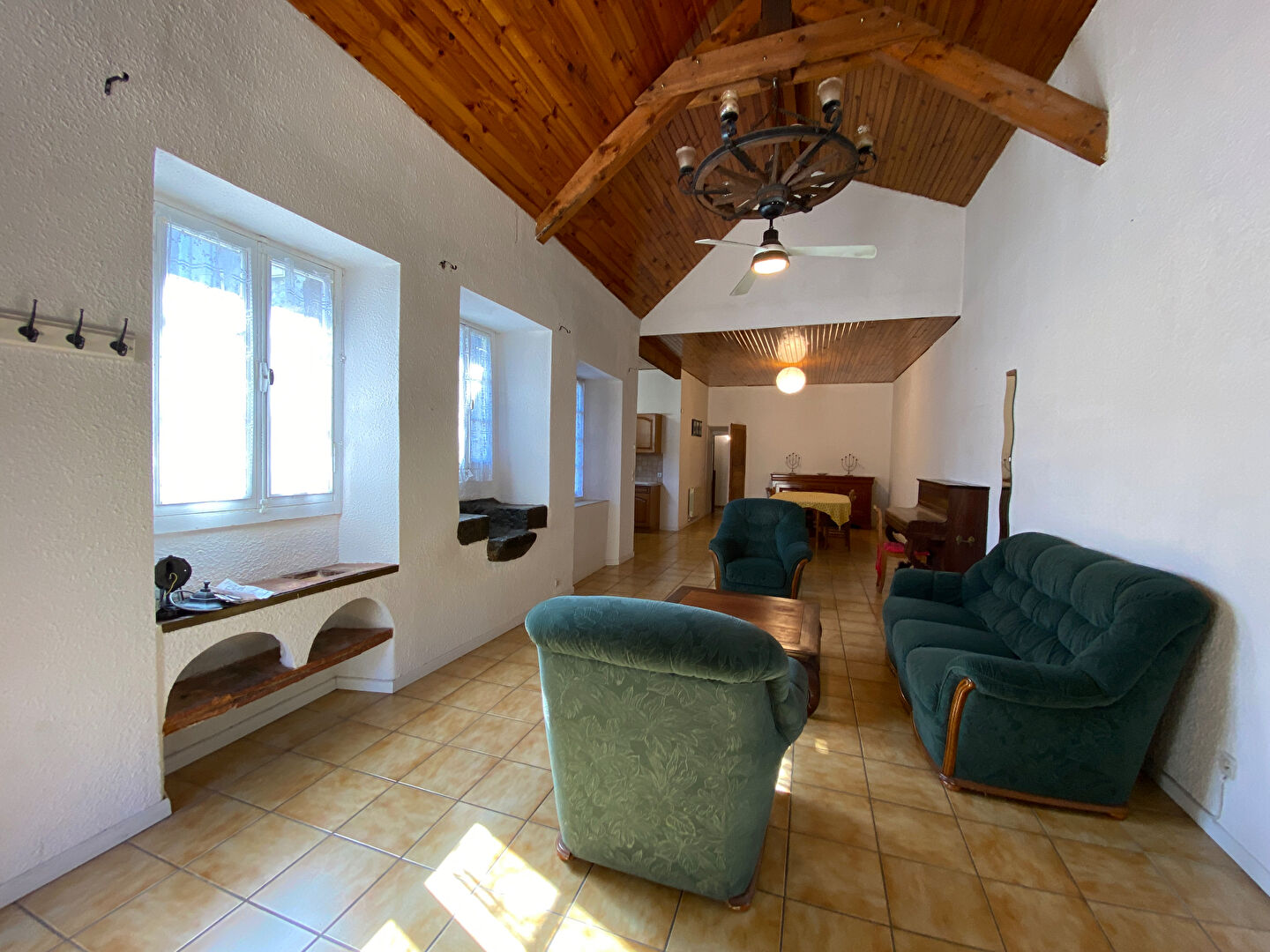 Photo Ensemble immobilier de deux appartements et une dépendance image 3/6