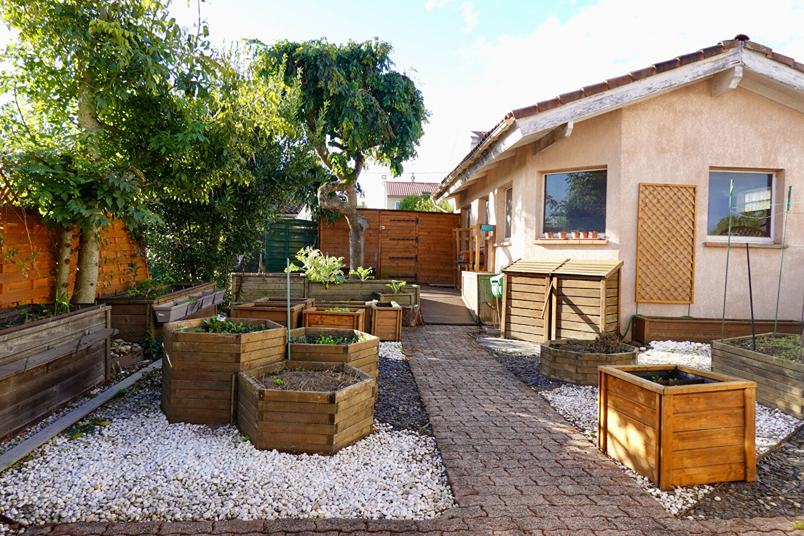 Photo BELLE MAISON DE 246 M2 AVEC DEPENDANCE - SAINT-JEAN image 3/6