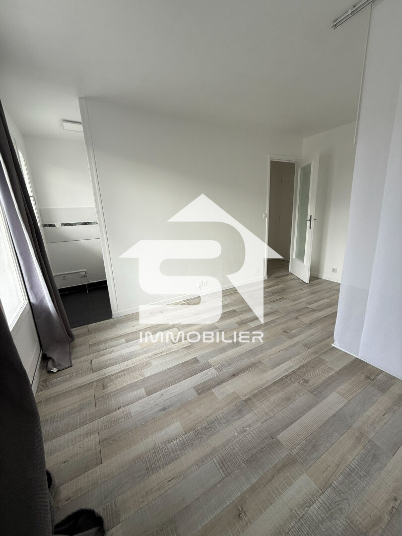 Photo studio de 20 m²  proche commerces et transports image 6/6