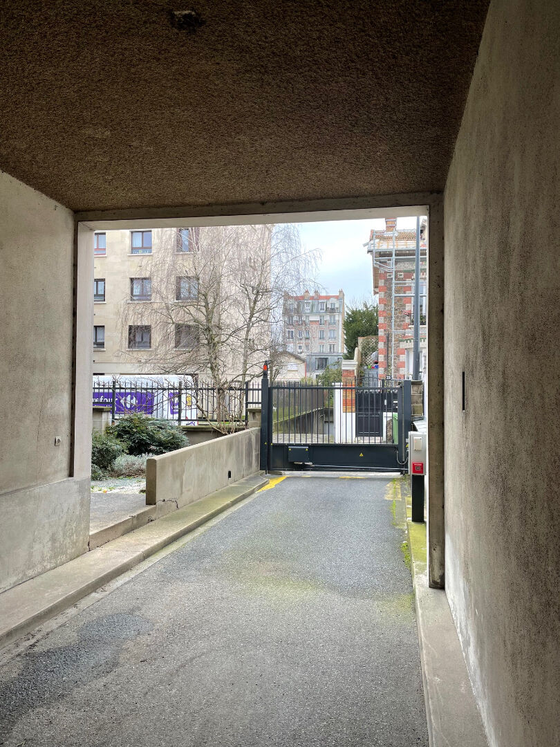 Photo Parking image 4/4