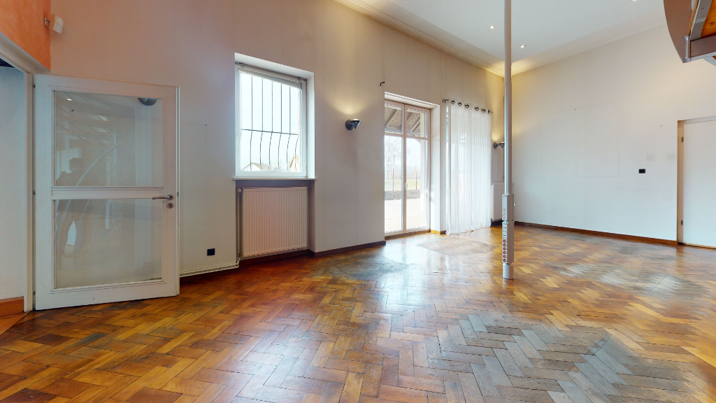 UNIQUEMENT  POUR ACTIVITES BUREAUX  / SHOW ROOM  - À louer - locaux de 130 m² à Zillisheim -