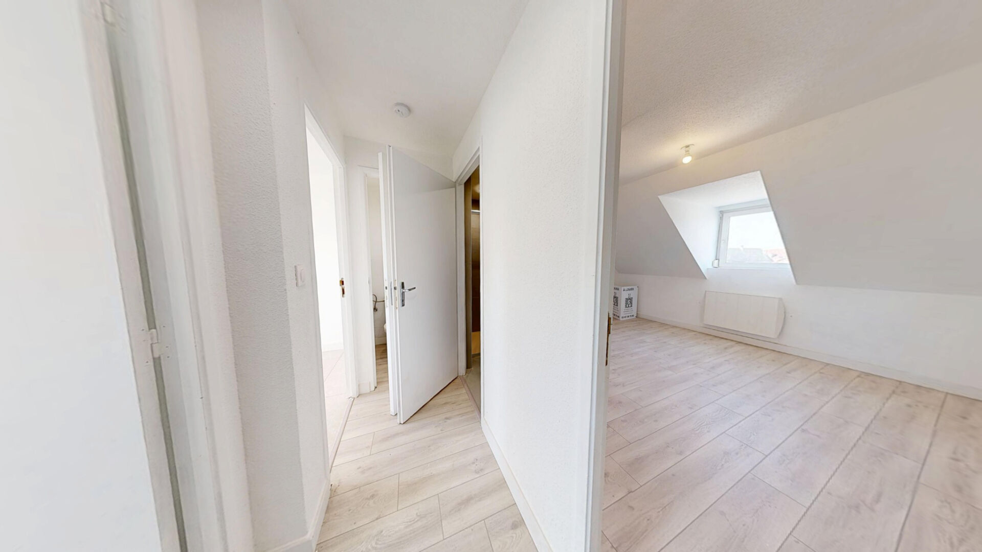 Photo À Louer : Appartement 2 pièces rénové et lumineux à Mulhouse image 3/6