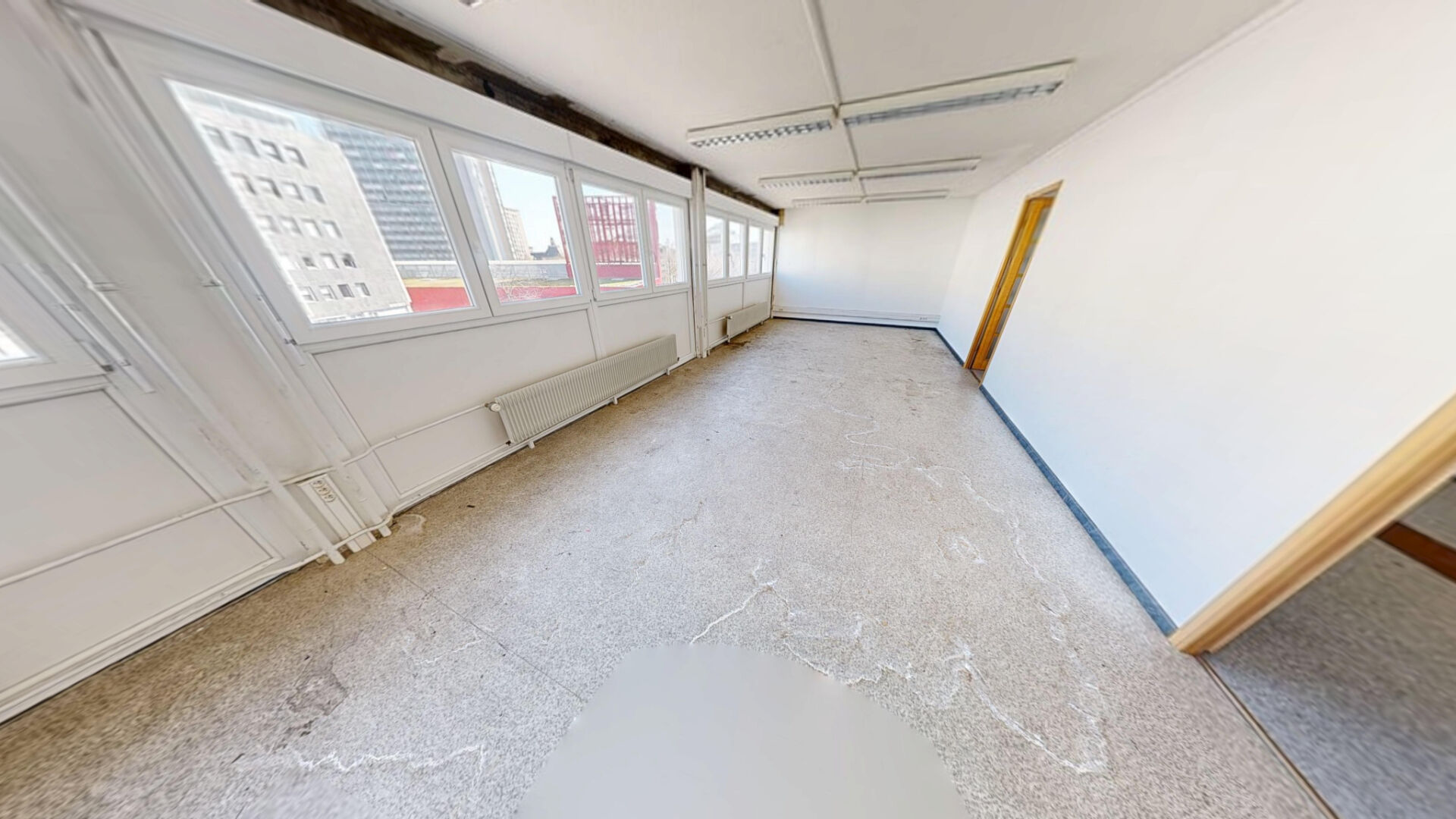 Photo À LOUER : Plateau professionnel à Mulhouse. Emplacement stratégique avec parking & prix attractif ! image 2/6