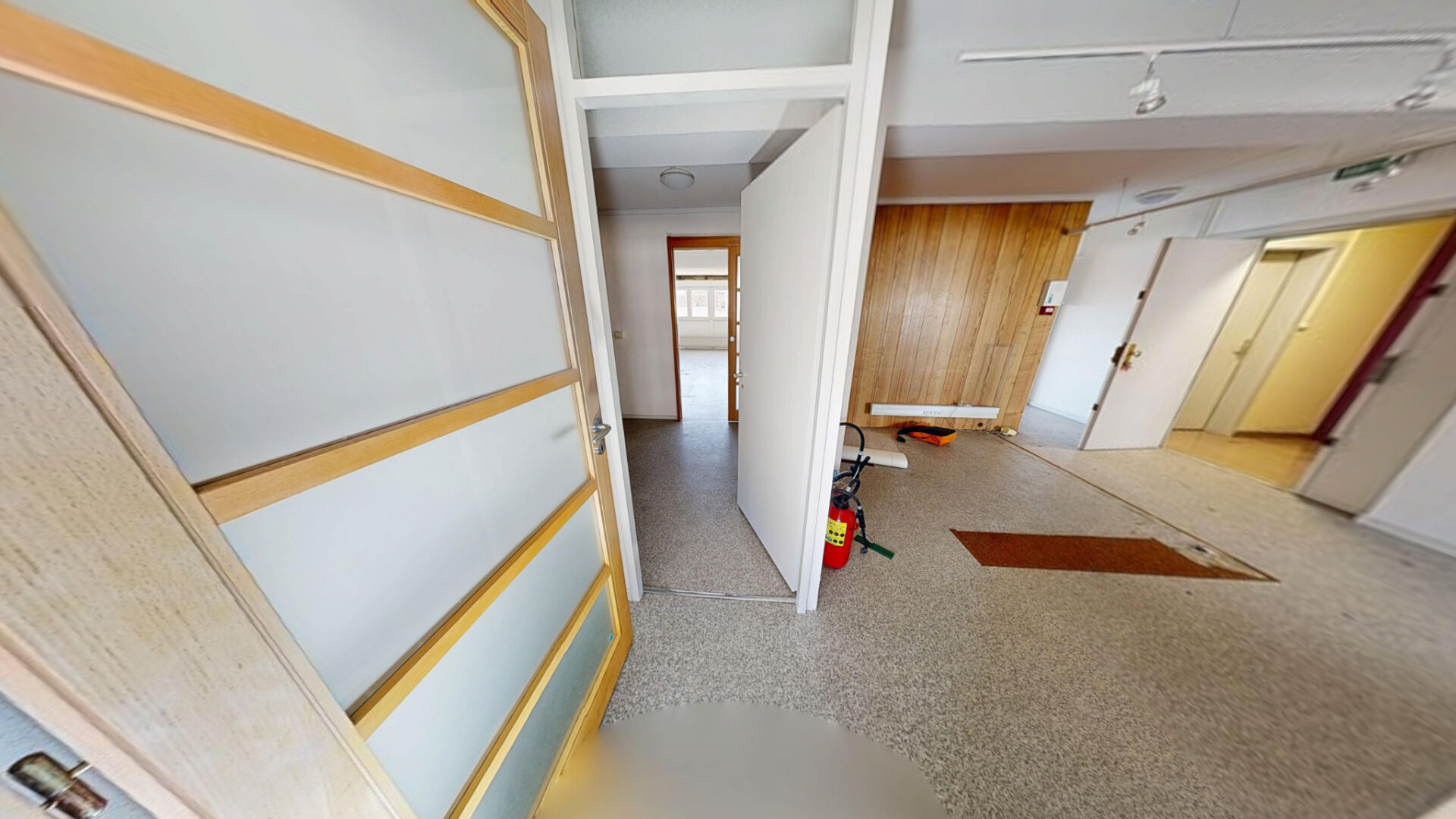 Photo À LOUER : Plateau professionnel à Mulhouse. Emplacement stratégique avec parking & prix attractif ! image 3/6