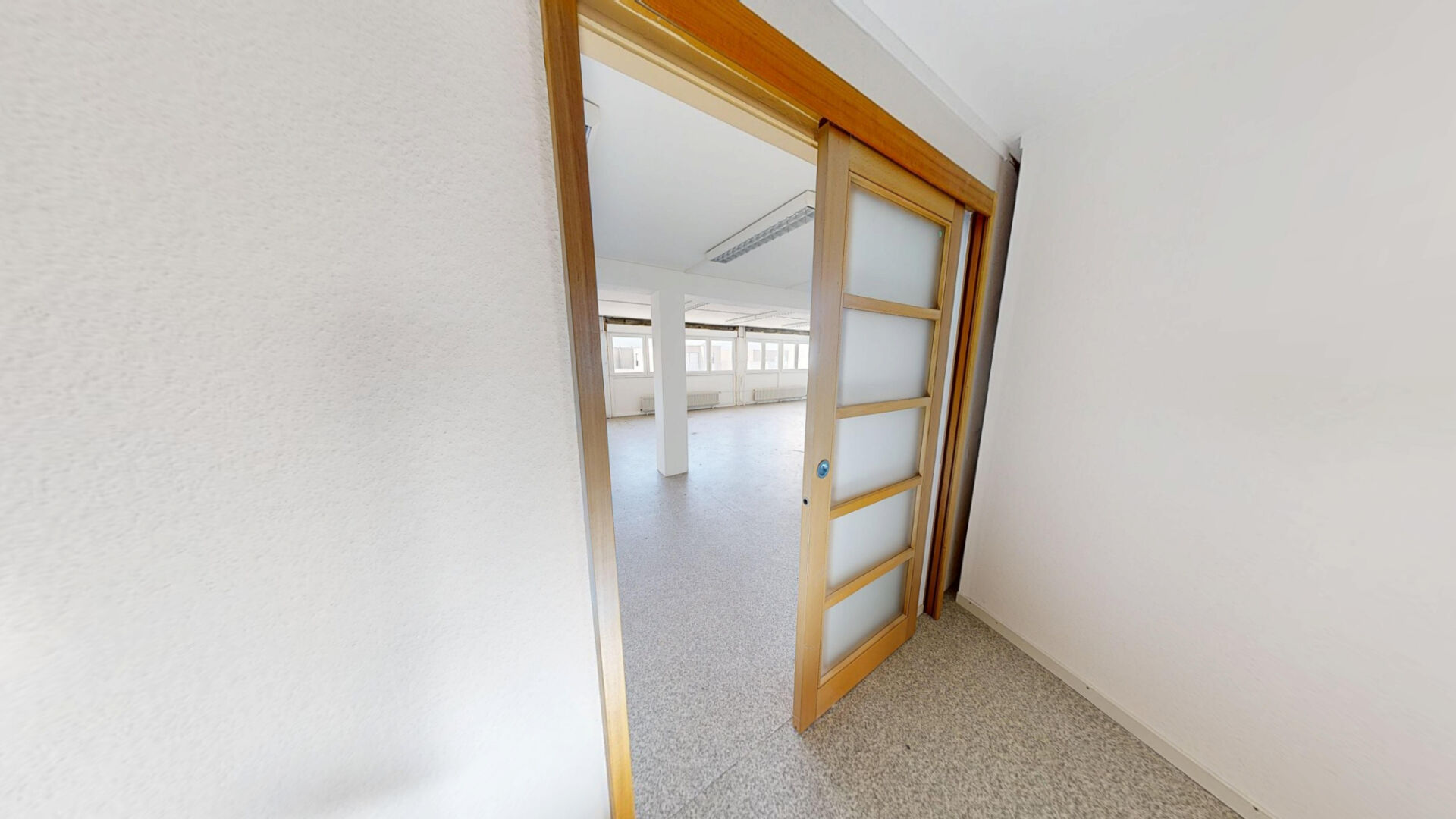 Photo À LOUER : Plateau professionnel à Mulhouse. Emplacement stratégique avec parking & prix attractif ! image 4/6