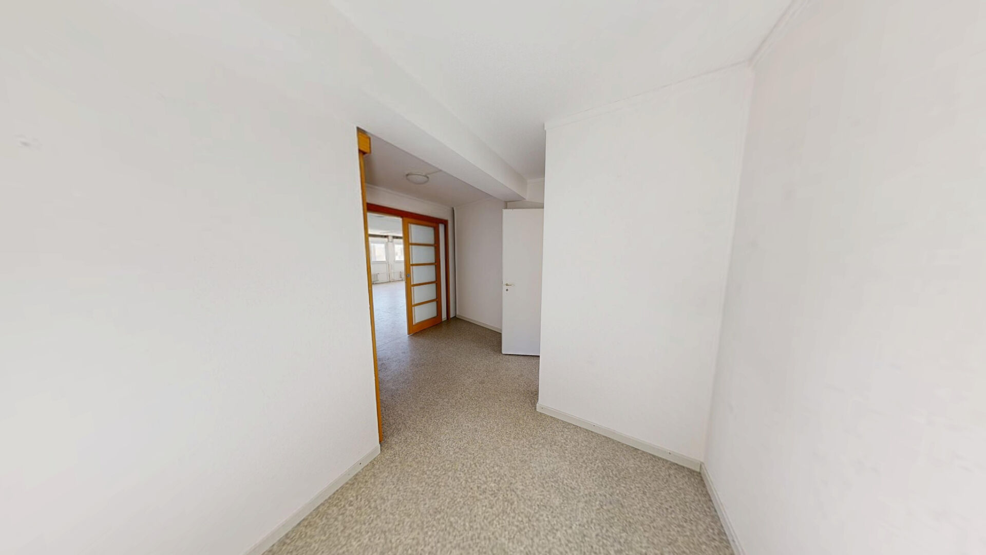 Photo À LOUER : Plateau professionnel à Mulhouse. Emplacement stratégique avec parking & prix attractif ! image 5/6