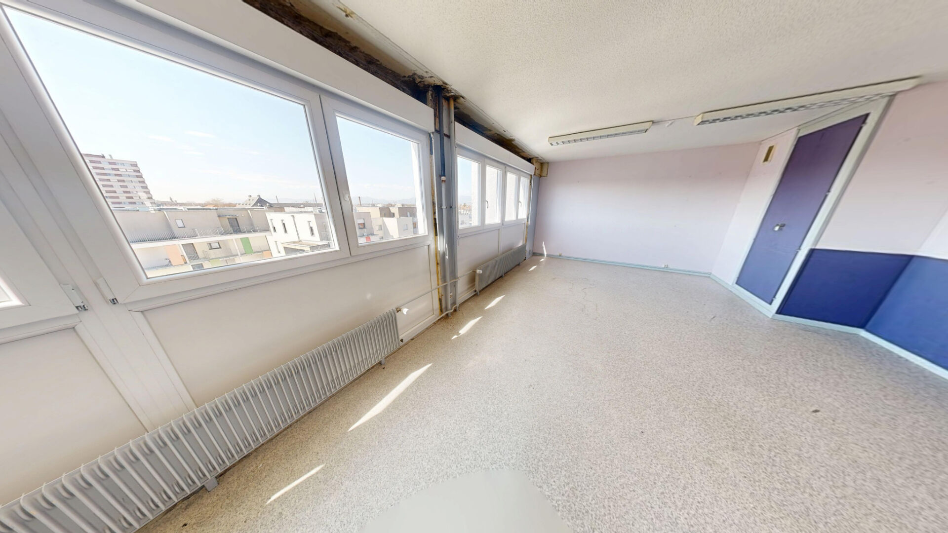 À LOUER : Plateau professionnel à Mulhouse. Emplacement stratégique avec parking & prix attractif !