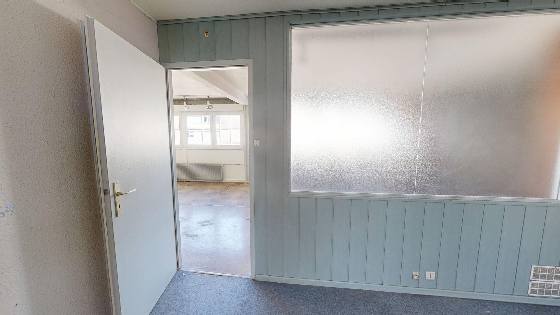 Photo À LOUER : Plateau professionnel à Mulhouse. Emplacement stratégique avec parking & prix attractif ! image 4/6