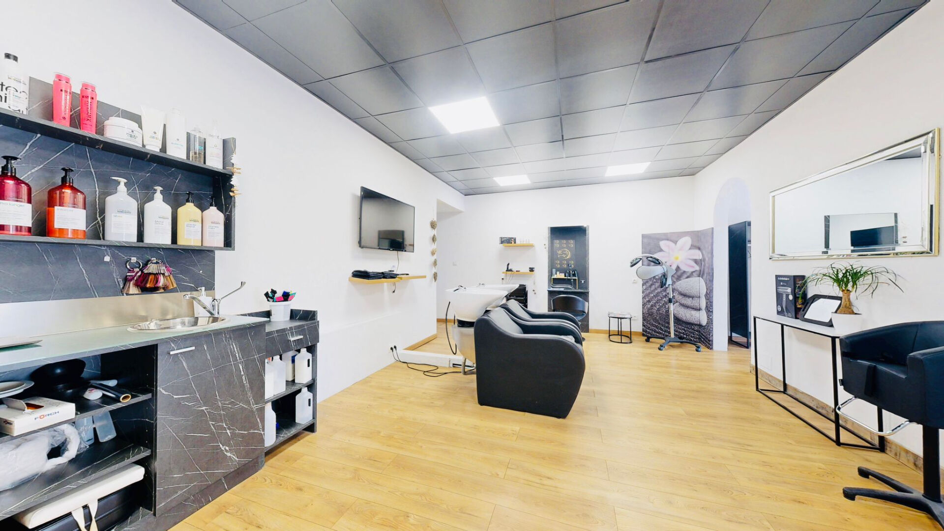 Photo Idéal pour coiffure, esthétique, barber ou concept bien-être image 4/5