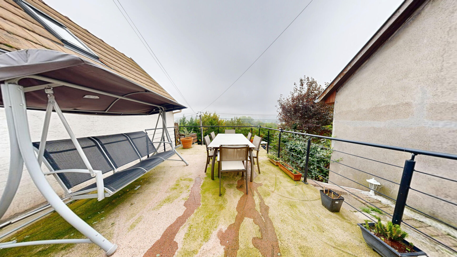 Photo À louer : Maison spacieuse de 4 pièces sur les hauteurs de Brunstatt Didenheim., avec  balcon, terrasse et jardin. image 3/6