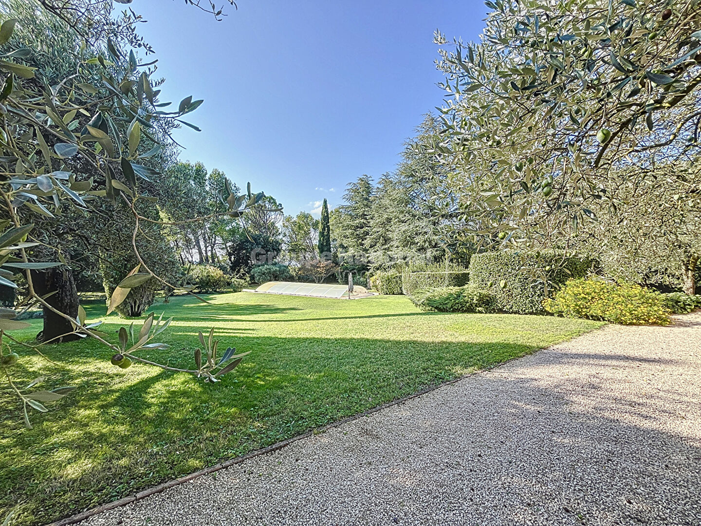 Photo Maison Orange centre 8 pièce(s) 180 m2, 4 chambres, piscine, 4030 m² de terrain image 4/6