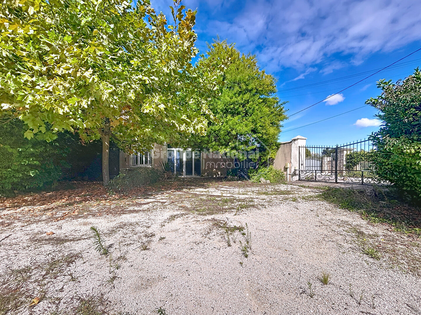 Photo Mas provençal de 320 m2 Chateaurenard sur terrain avec espace piscine plus de 7000 m2 image 5/6