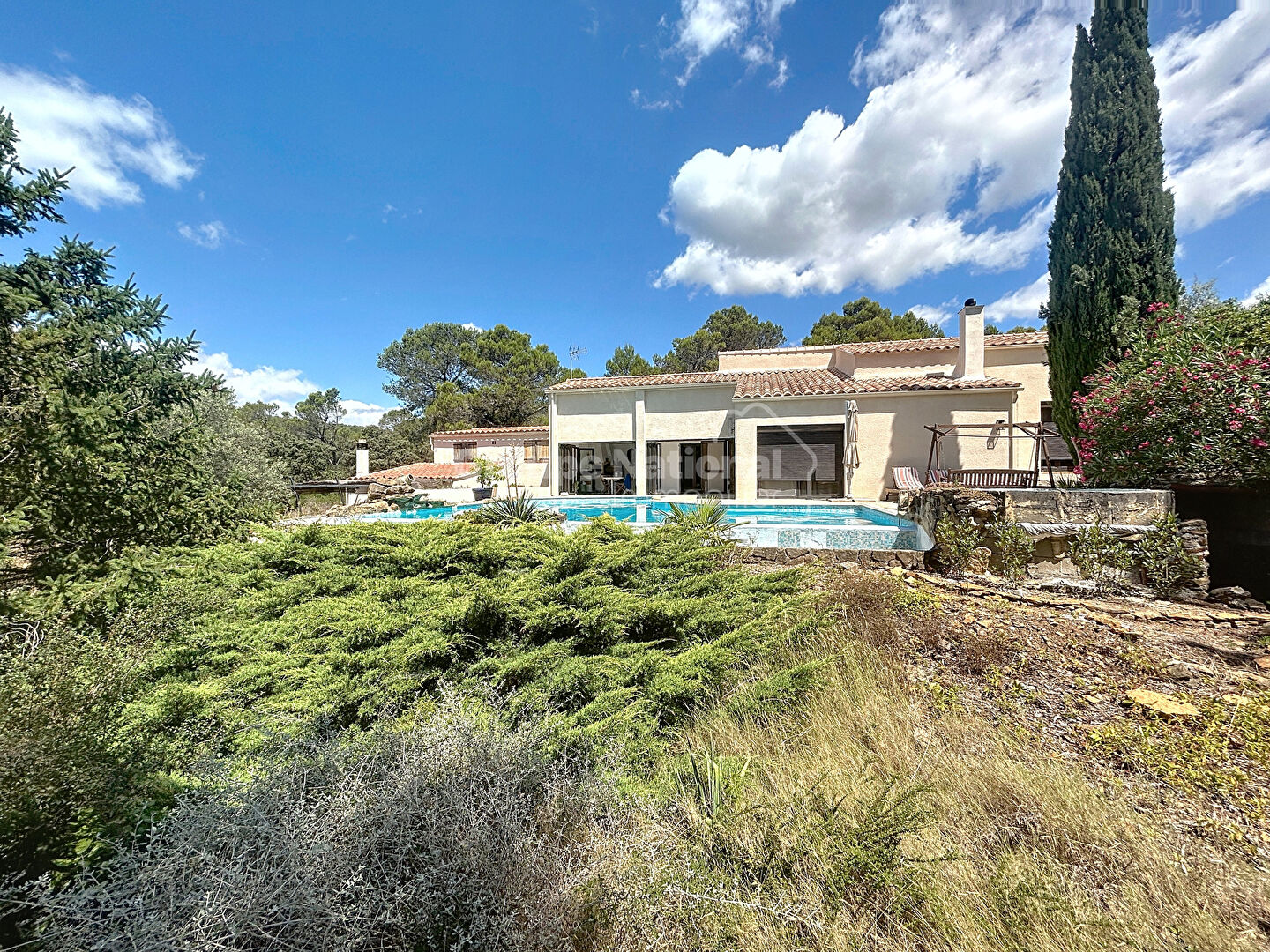 Photo Maison Uchaux 205 m2 sur 4870m² de terrain arboré avec piscine image 6/6