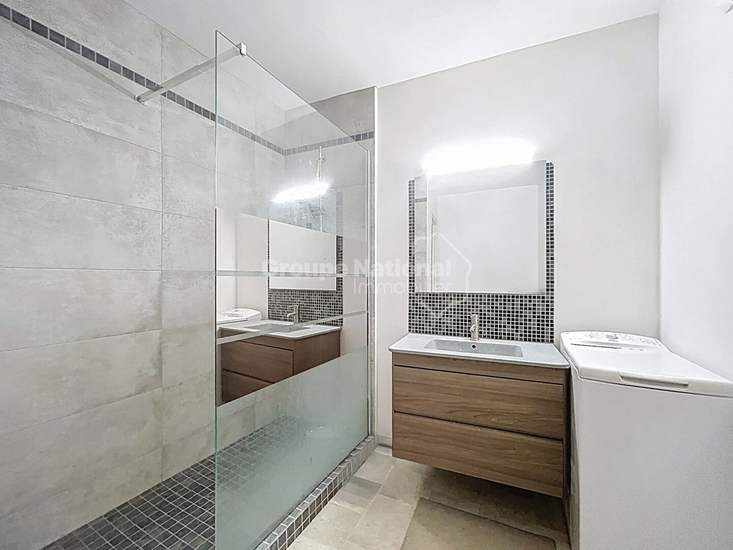 Photo Caromb 120m2 habitables, 4 Chambres, une terrasse, un balcon image 6/6
