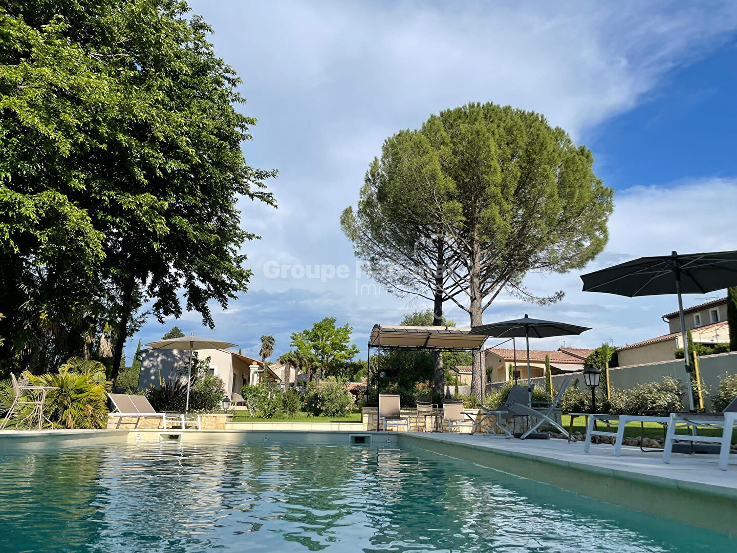 Élégance Provençale & Art de Vivre d'Exception: une propriété 3 habitations