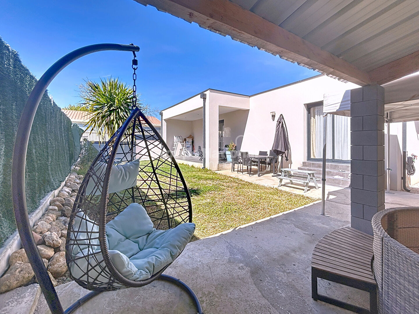 Maison  4 pièce(s) 106 m2, 3 Chambres, garage et jardin de 377m2