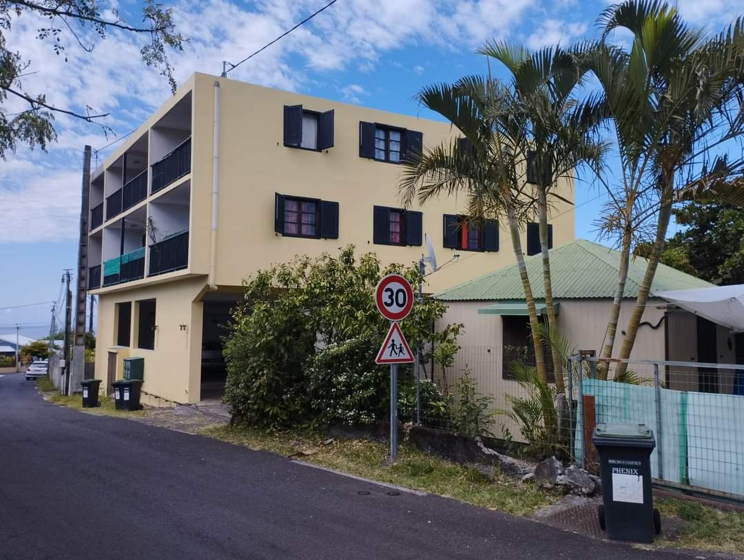 ENSEMBLE IMMOBILIER COMPRENANT 8 LOTS / SAINT JOSEPH  - LANGEVIN