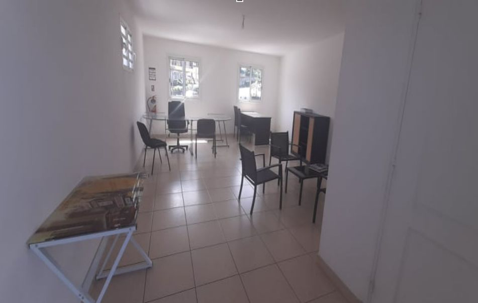 Photo Local commercial Le Tampon 36 m2 image 1/1