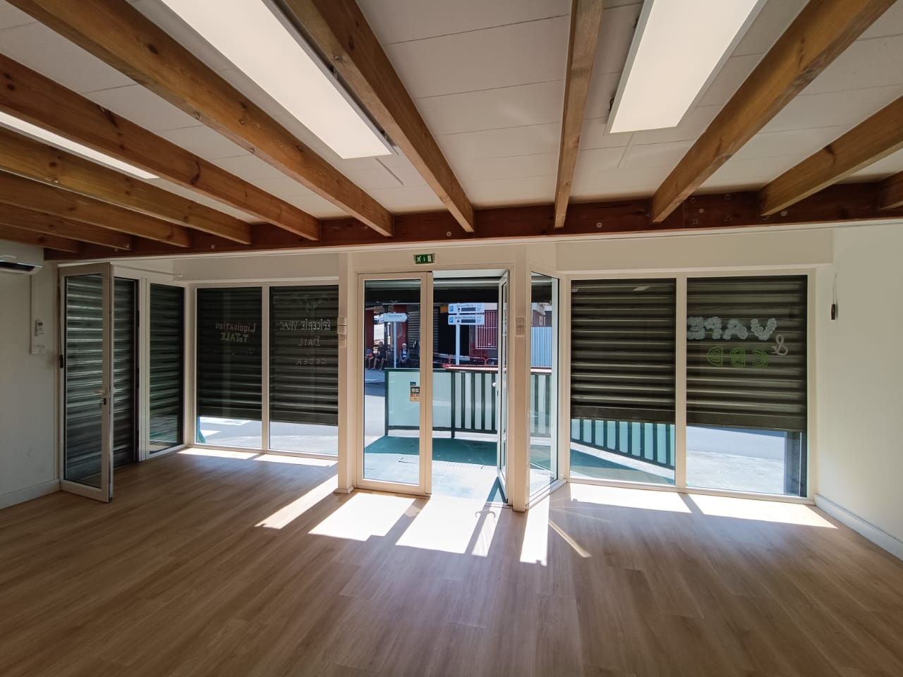 Photo SAINT JOSEPH CENTRE / LOCAL COMMERCIAL DE 70 M² image 3/5