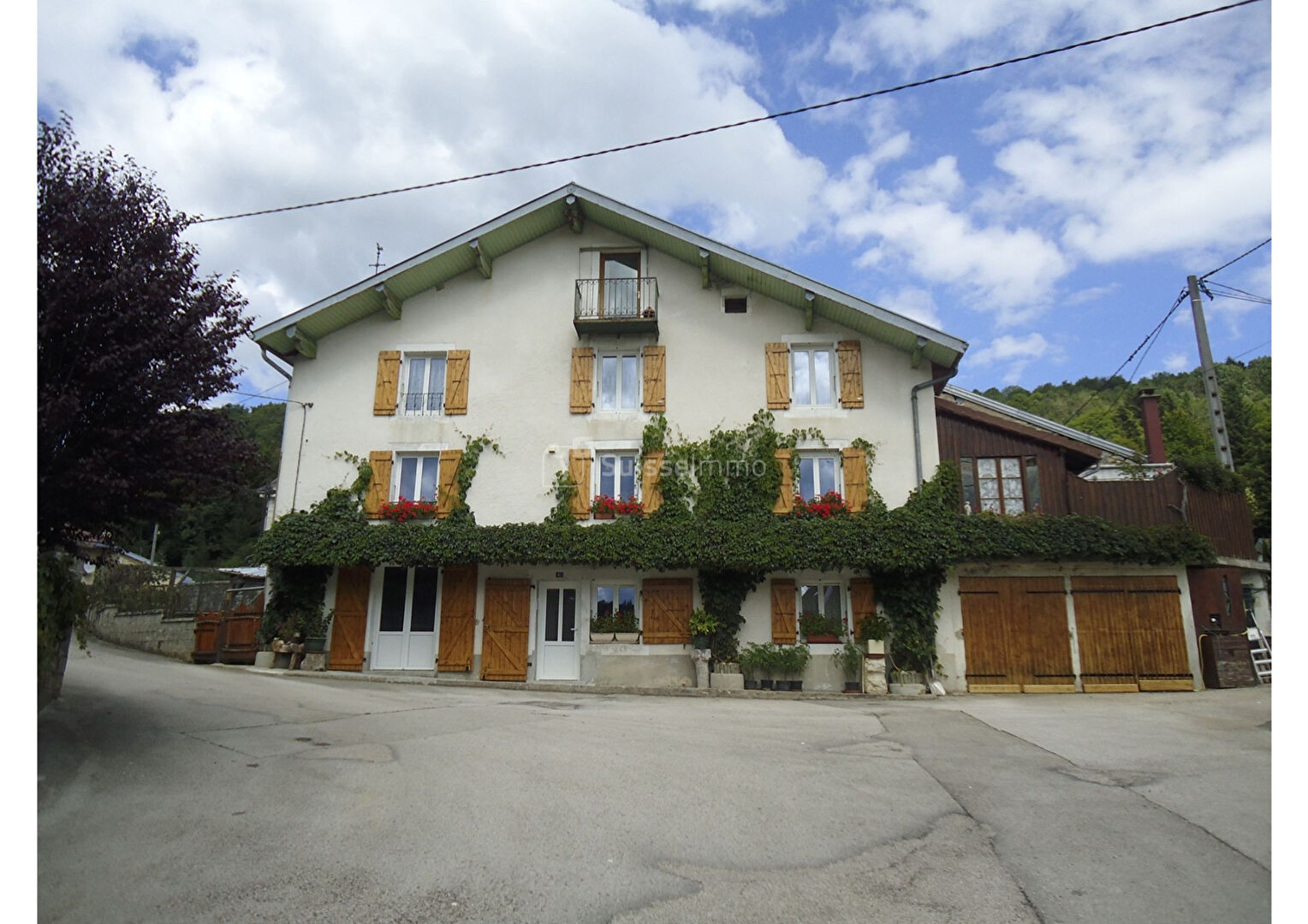Maison de caractère de 250m2 - 9 pièces- Charme, histoire et fort potentiel touristique