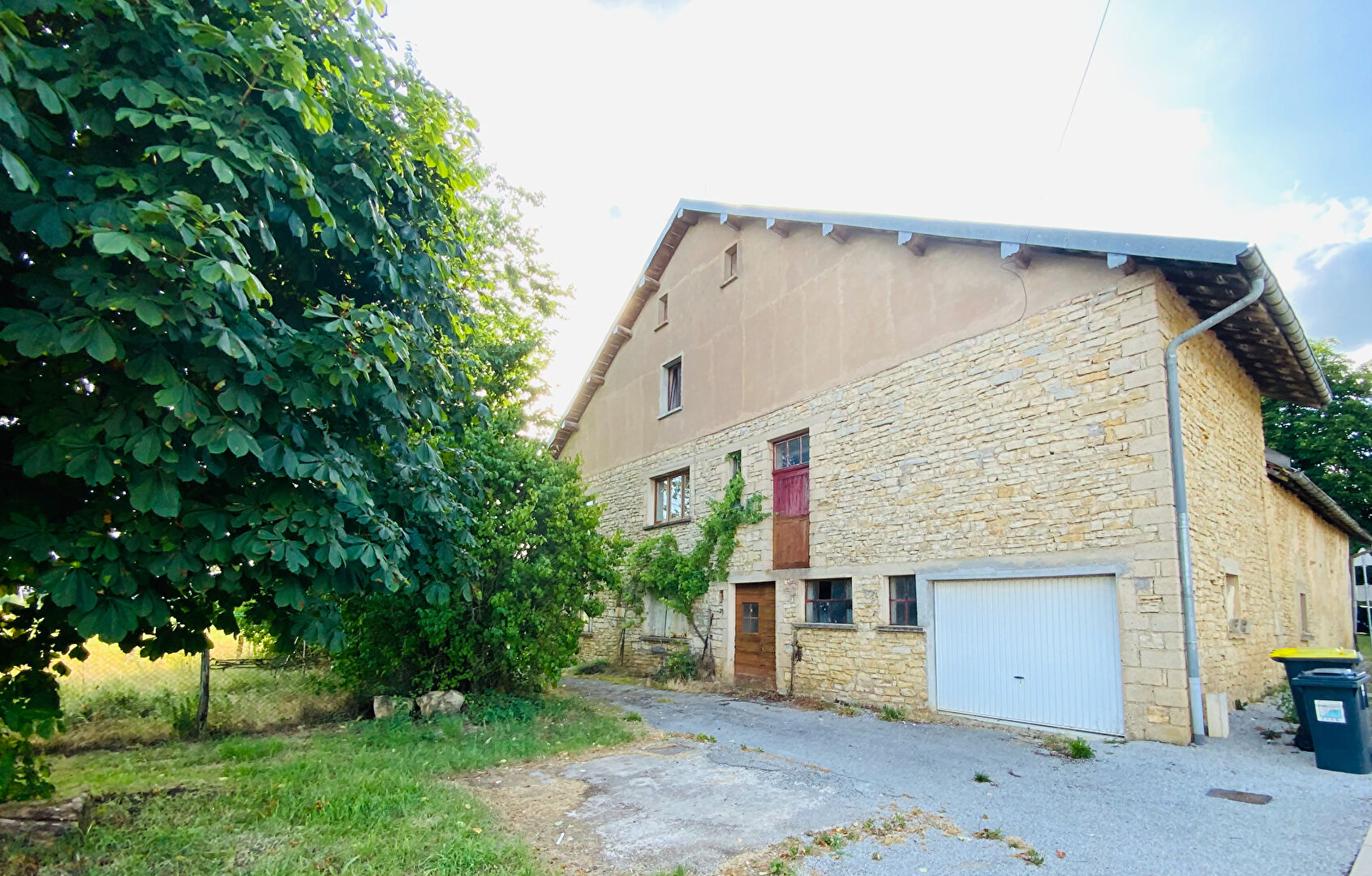 Ferme avec pont de grange à rénover
