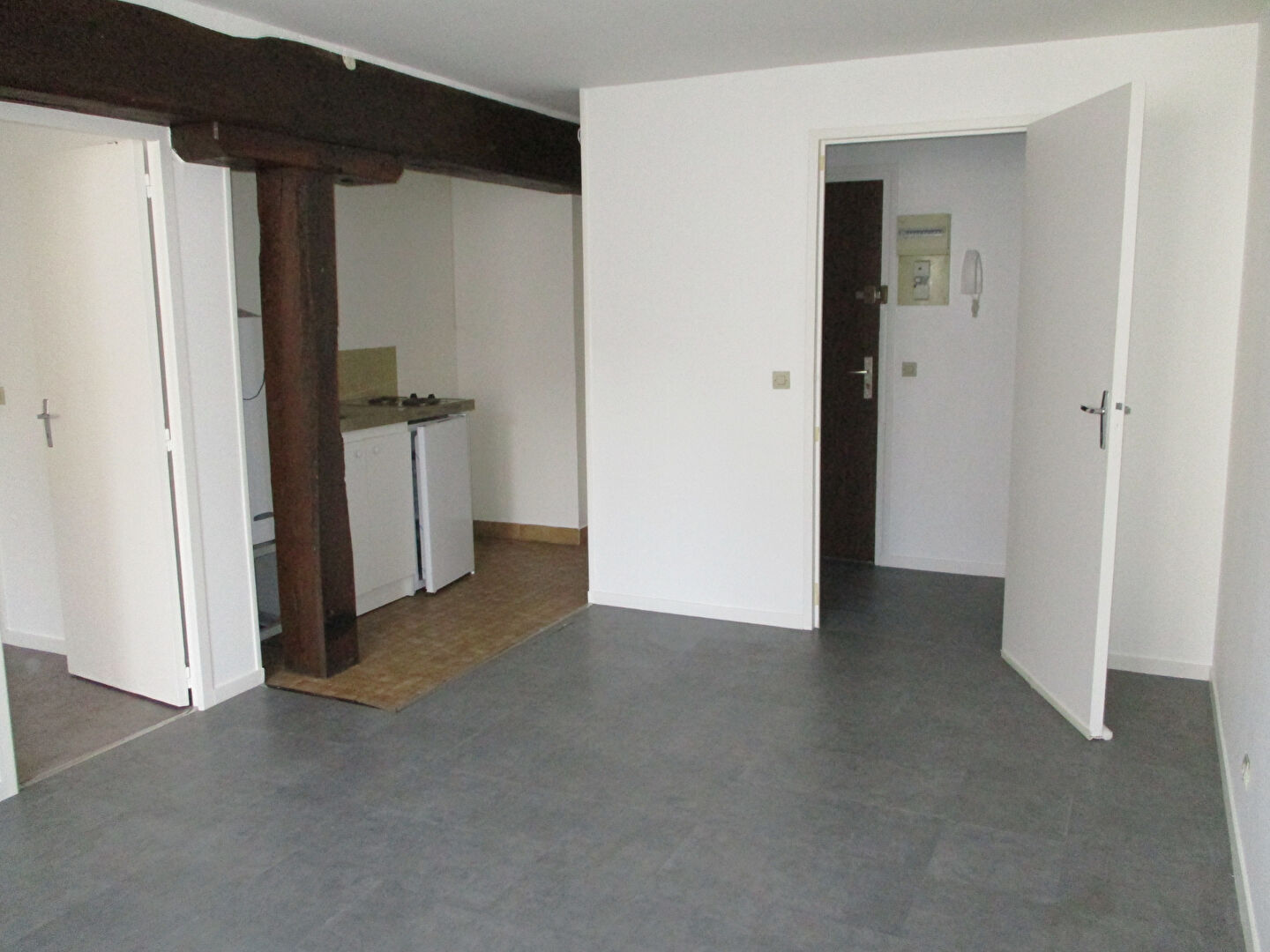 APPARTEMENT ETAMPES - 1 pièce(s) - 33 m2