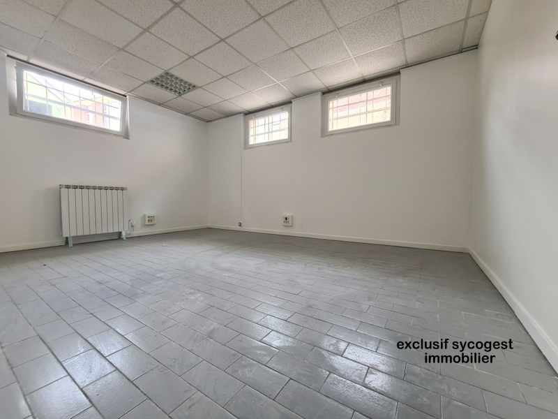 Photo LOCAL COMMERCIAL NOISY LE SEC - 119 m2 image 3/6