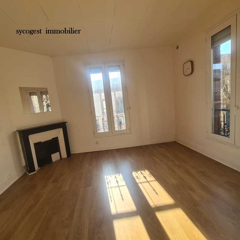 Maison  de ville  Noisy Le Sec 5 pièces de 90 m2   édifié de  100m² de parcelle