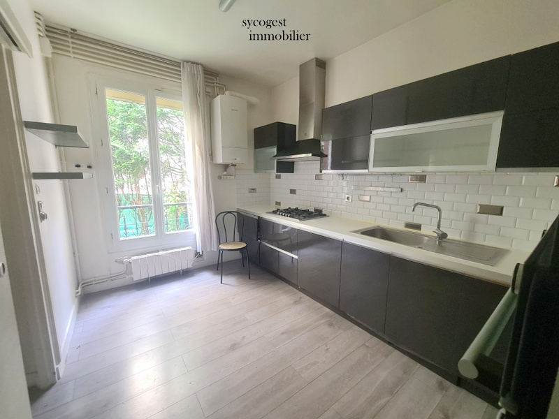 Maison  de ville  Noisy Le Sec 5 pièces de 90 m2   édifié de  100m² de parcelle