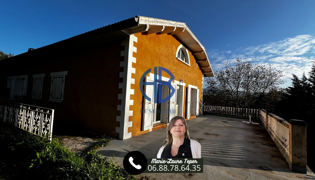 Maison de mitoyenne 3 ch +2 garages+ dépendance