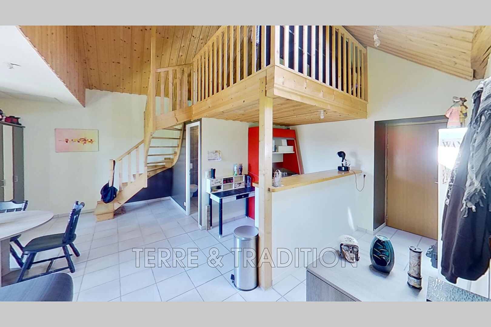 Photo Joli studio avec 1 chambre en mezzanine image 3/3