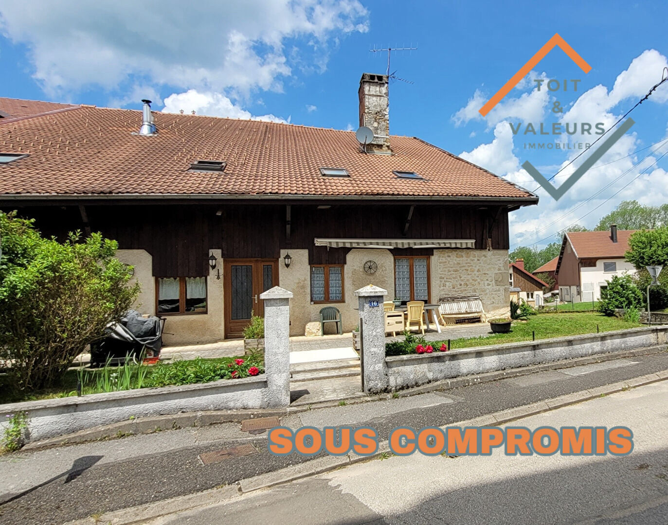 Maison  8 pièces 251 m2