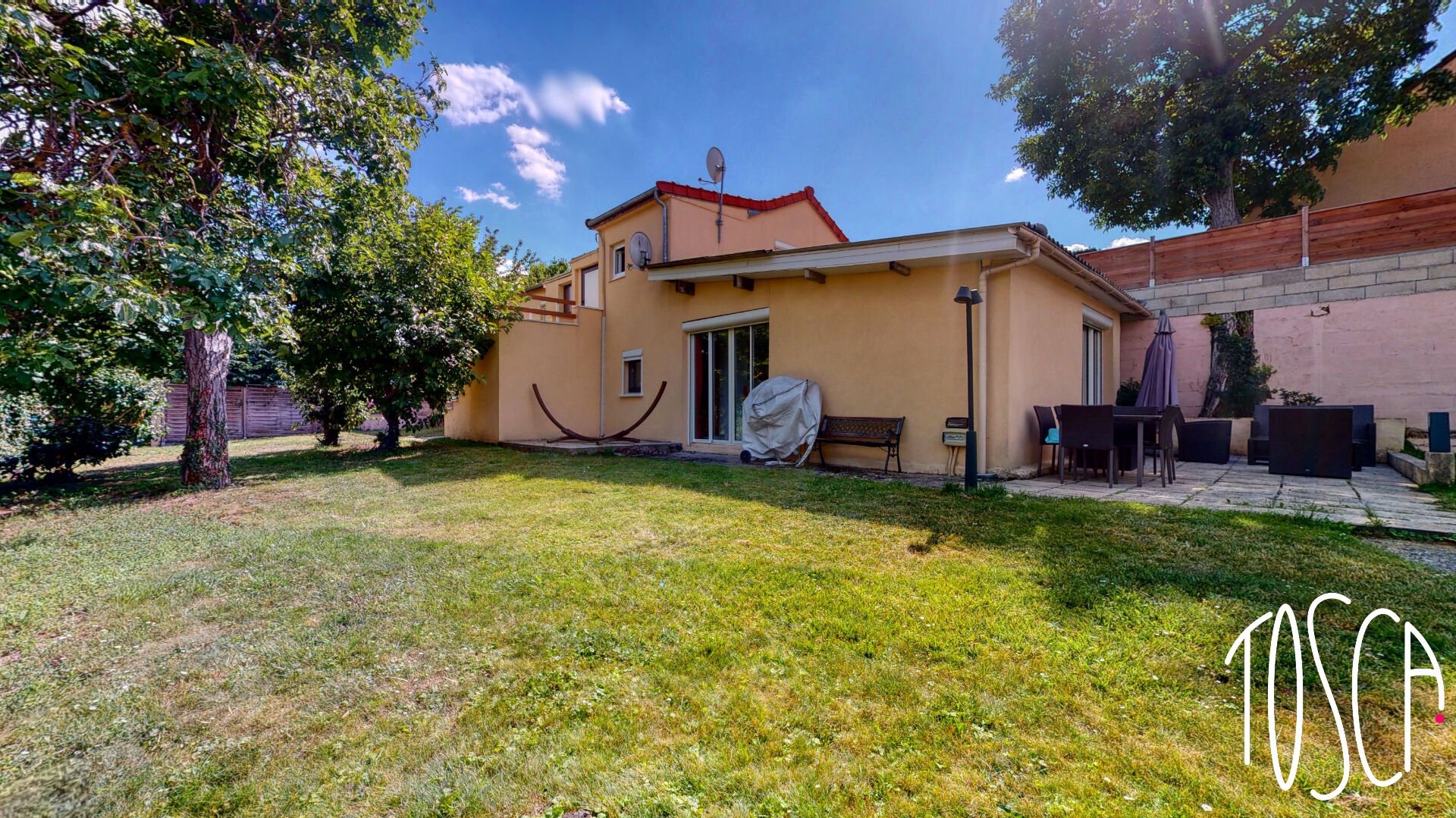 Photo THIAIS - MAISON - 7 PIÈCES - 4 CHAMBRES - CENTRE-VILLE - TERRASSE - JARDIN image 2/6
