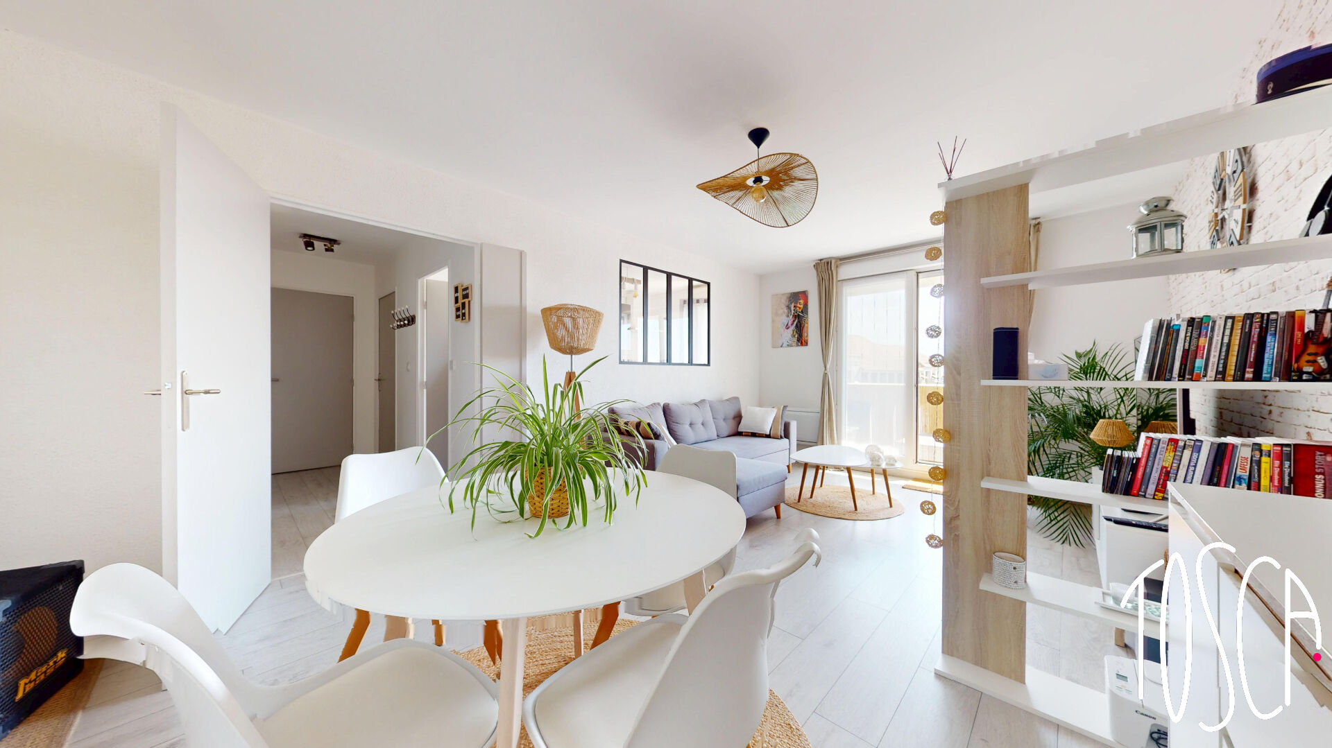 EXCLUSIVITE -THIAIS (au pied du TVM) Superbe 2 pièces avec balcon, parking et cave – coup de coeur assuré ! - Gallery 1