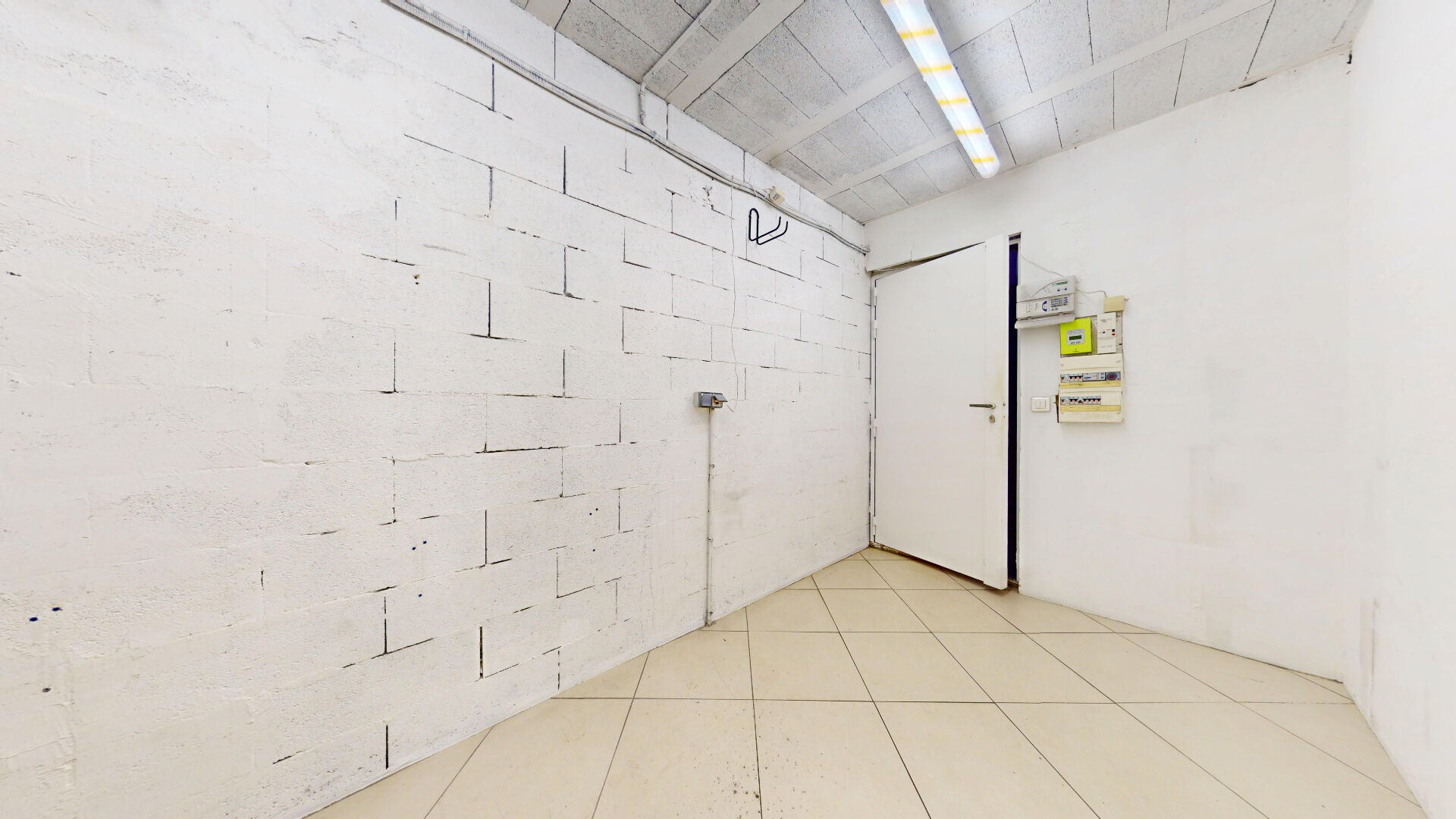 EXCLUSIVITE VITRY SUR SEINE – LOCAL COMMERCIAL 41 M² – EMPLACEMENT IDEAL - Gallery 2