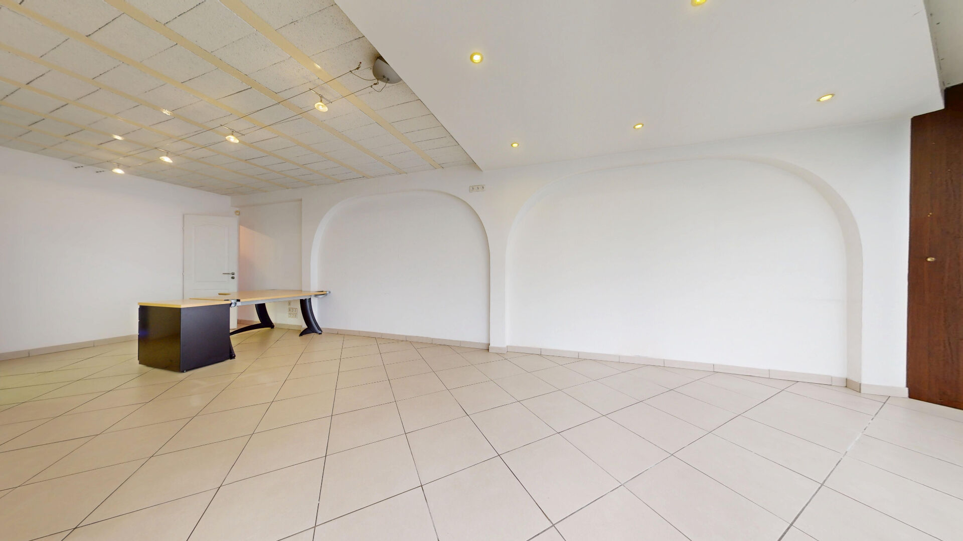 EXCLUSIVITE VITRY SUR SEINE – LOCAL COMMERCIAL 41 M² – EMPLACEMENT IDEAL - Gallery 3
