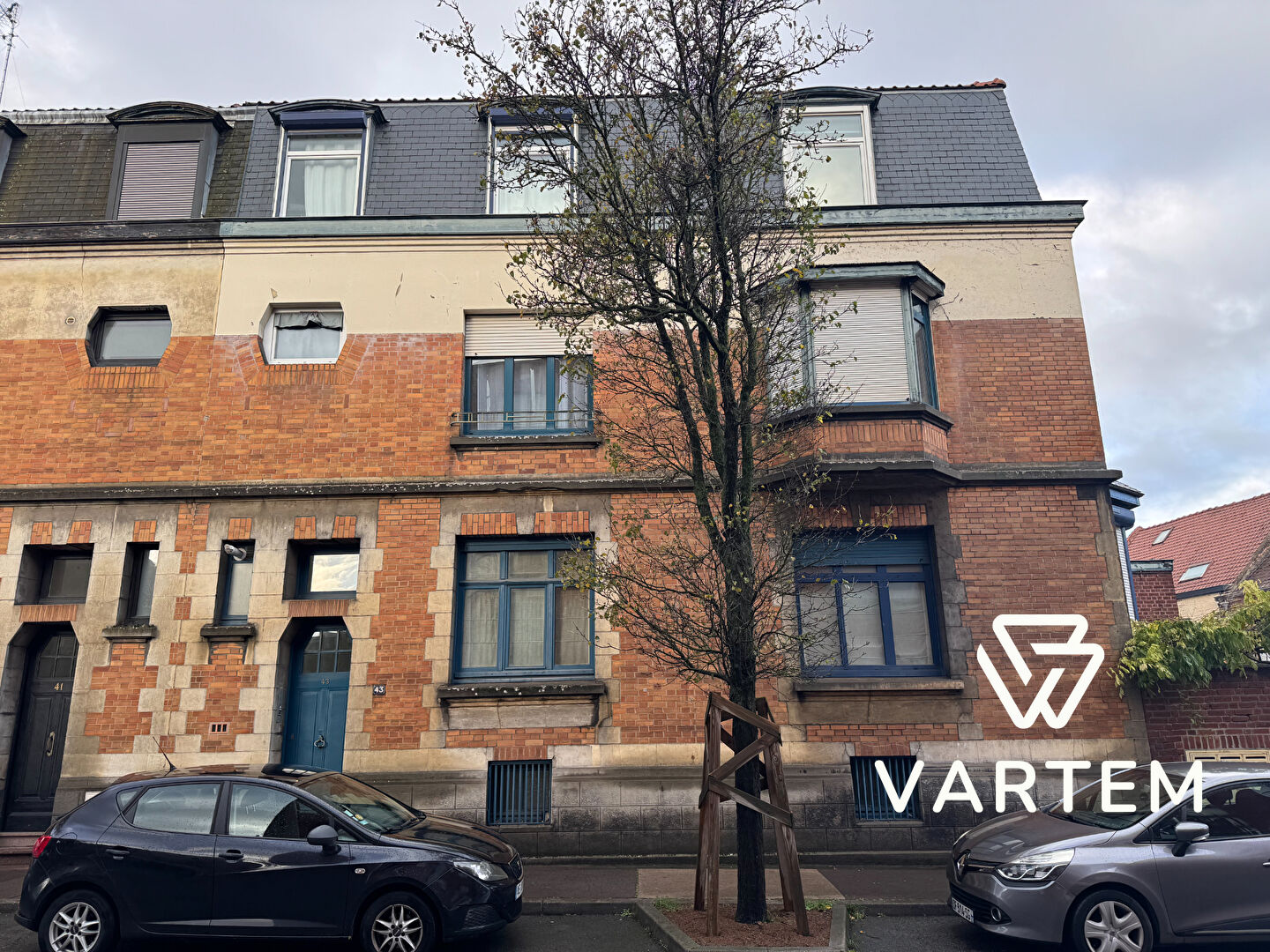 Photo Bel immeuble de rapport - 5 lots cadastrés - Quartier Blanc Seau image 1/6