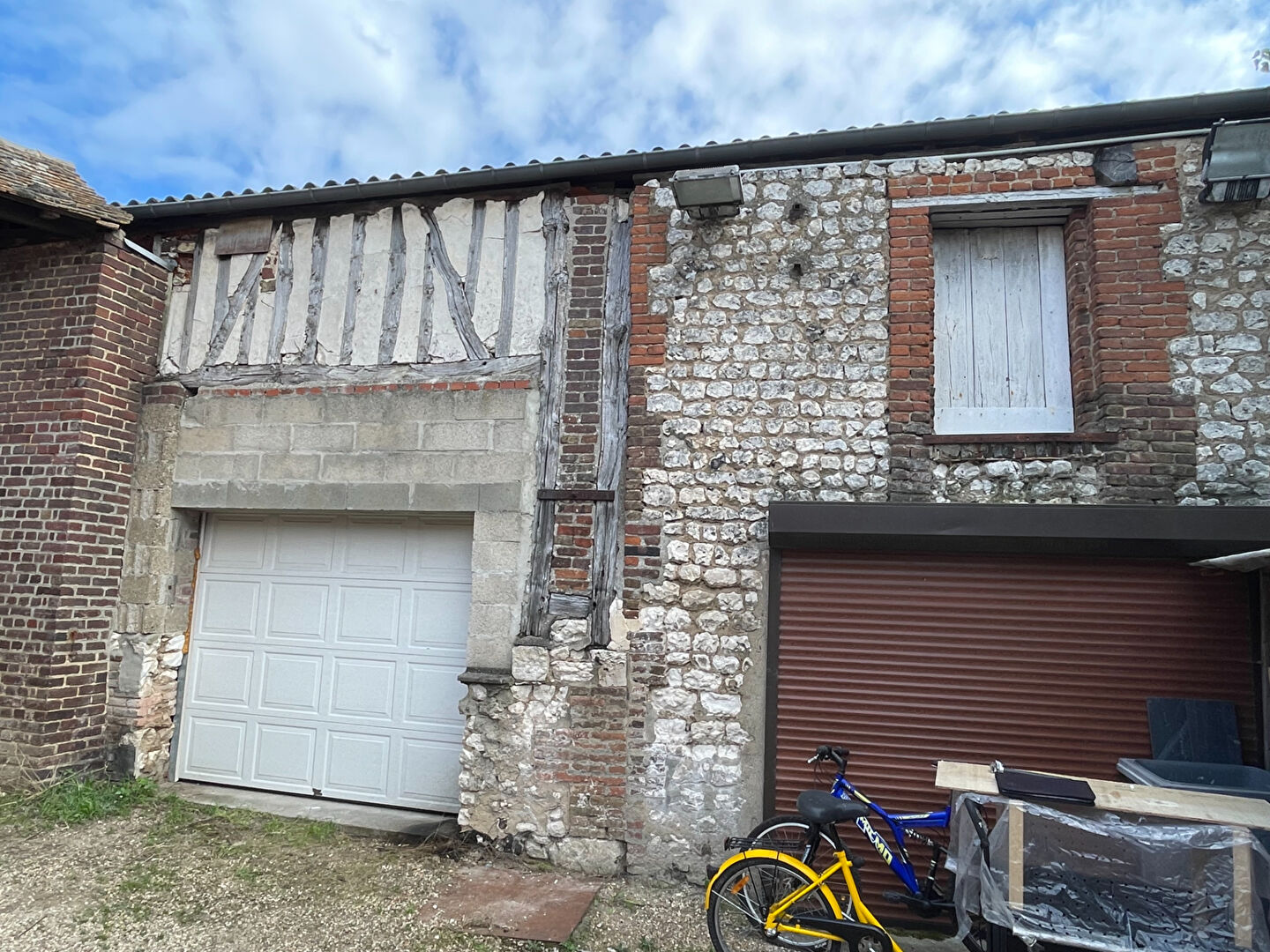 Bâtiment à usage de garage