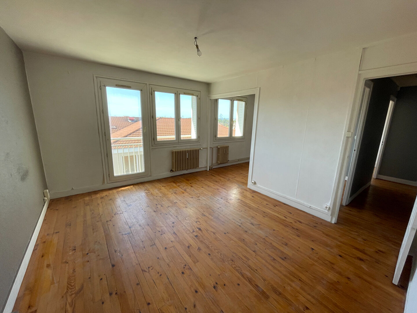 Photo AMBERIEU EN BUGEY T4 bis- 75m2 - rue Saint Exupéry image 4/6