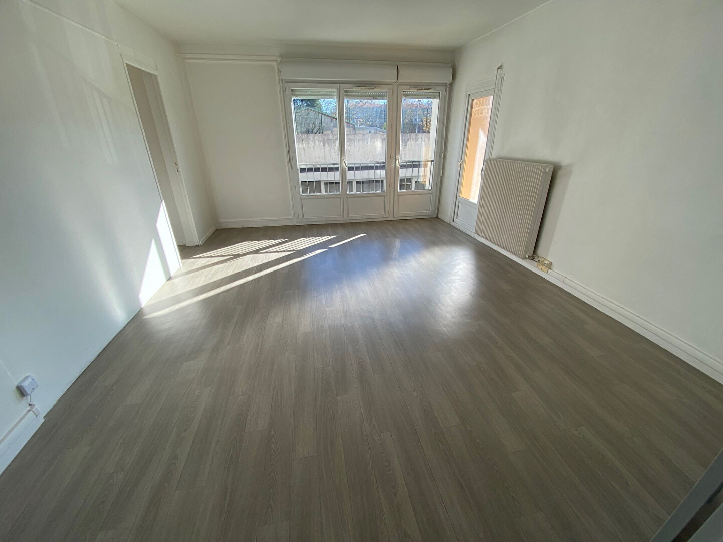 Appartement T4 Caluire au RDC surélevé