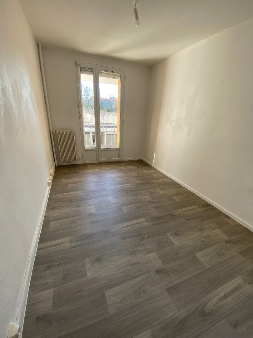 Photo Appartement T4 Caluire au RDC surélevé image 5/6