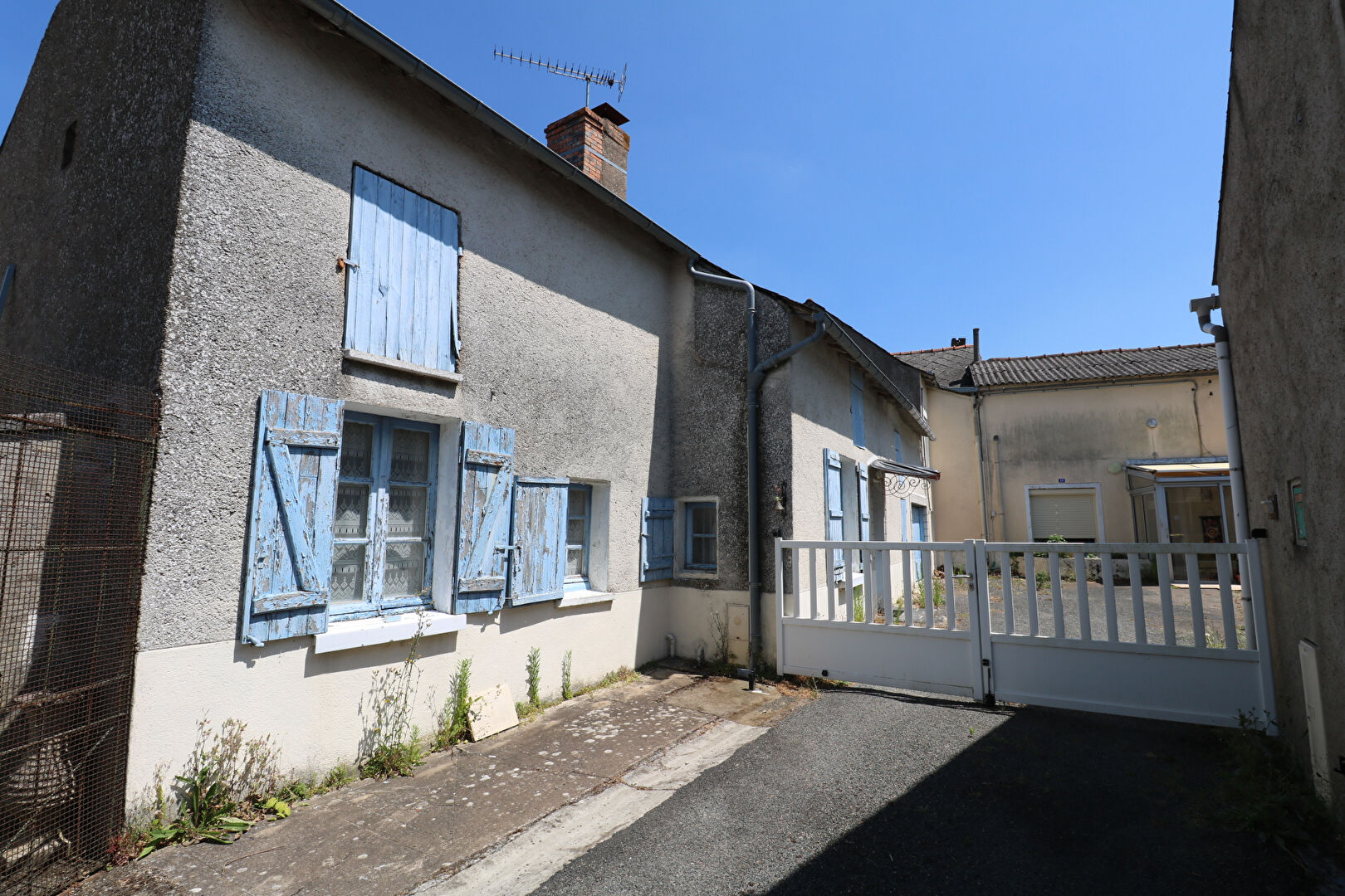 Photo Maison entièrement à rénover image 3/5