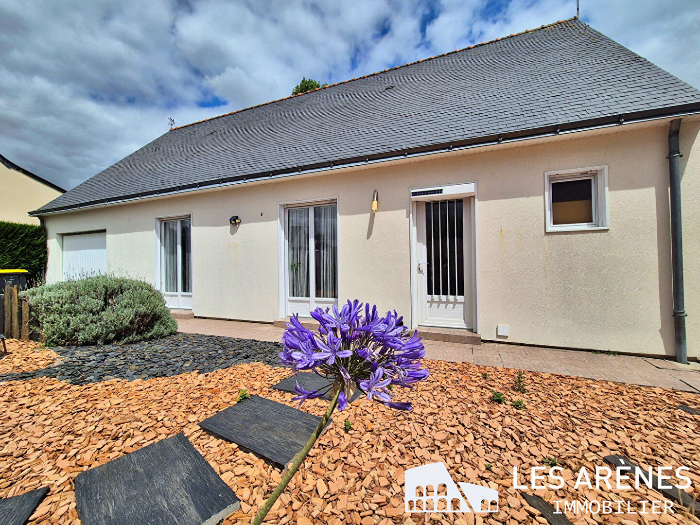 Maison T4 de plain-pied avec jardin et garage