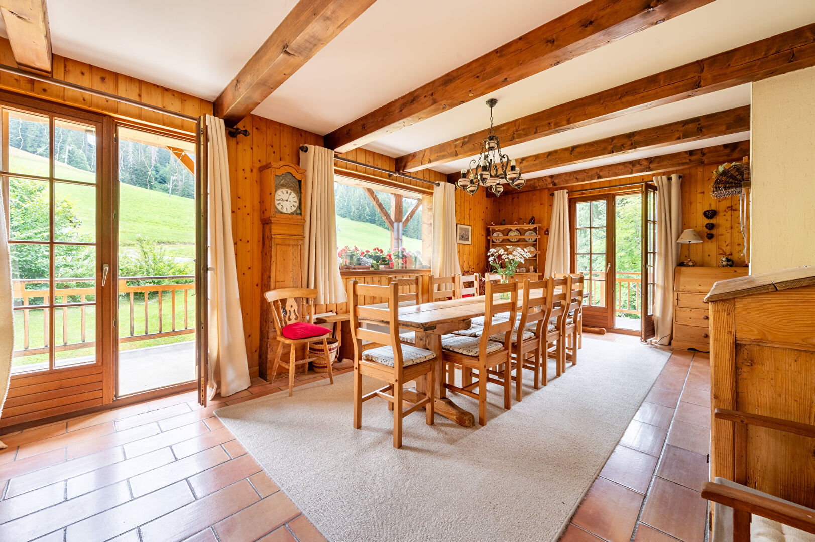 Photo Chalet Notre Dame De Bellecombe 10 pièce(s) 290 m2 image 2/6