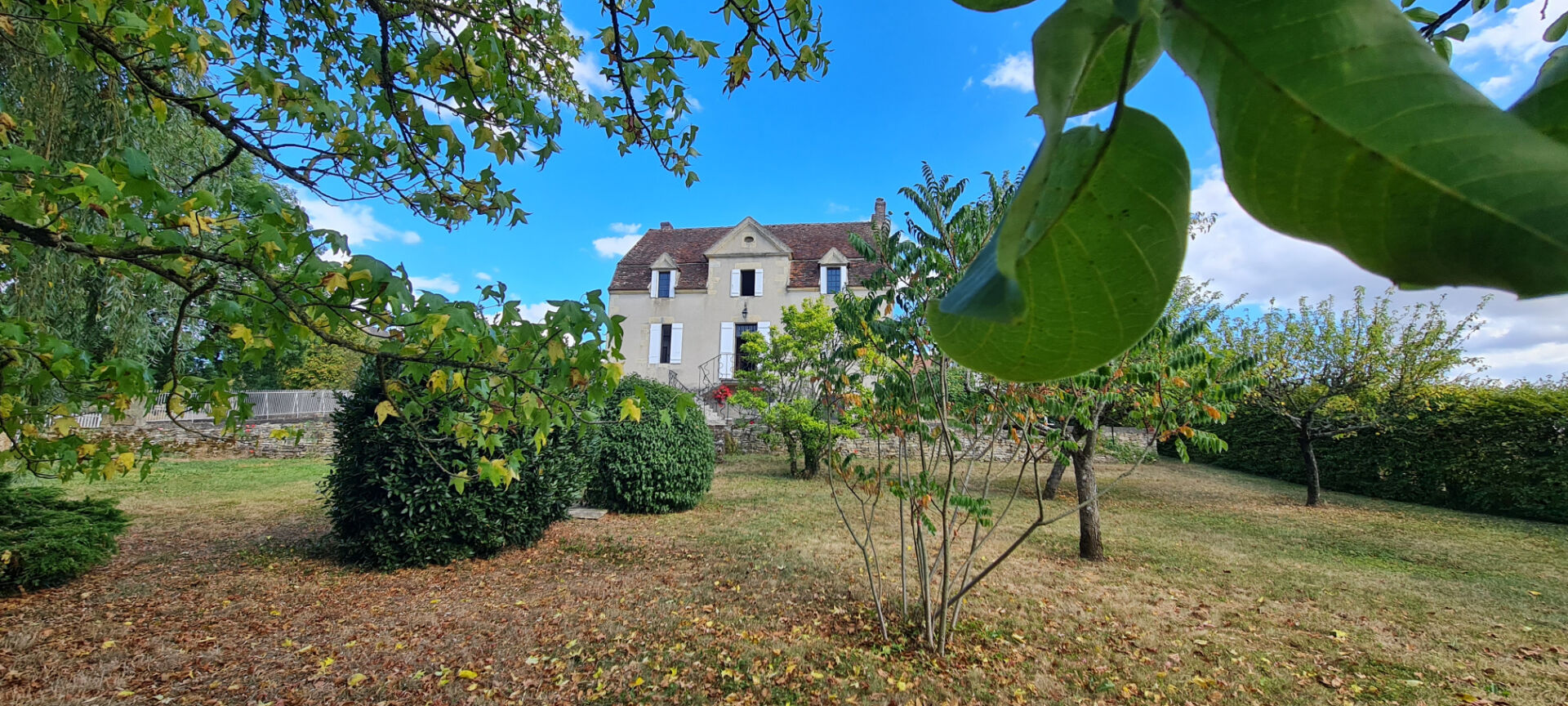 Photo Ancien presbytère avec vue dégagée, au calme image 2/6