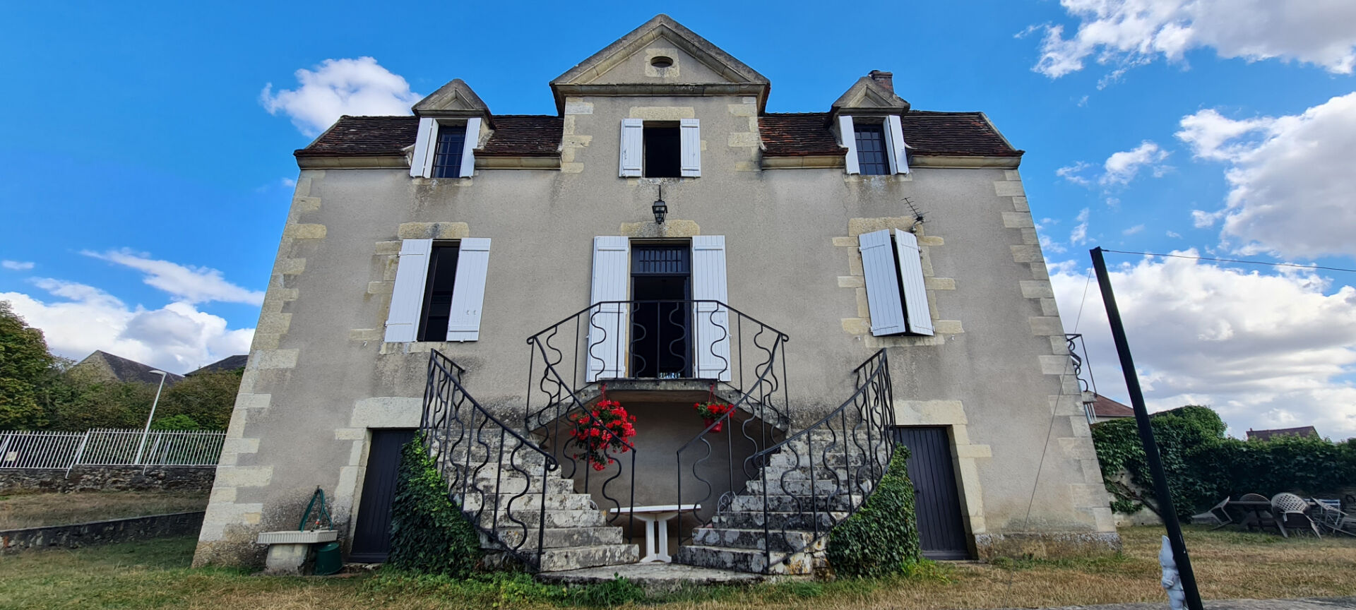 Photo Ancien presbytère avec vue dégagée, au calme image 4/6