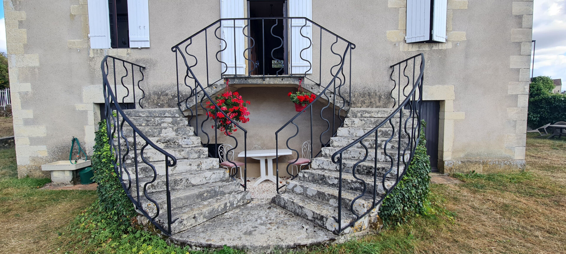 Photo Ancien presbytère avec vue dégagée, au calme image 5/6