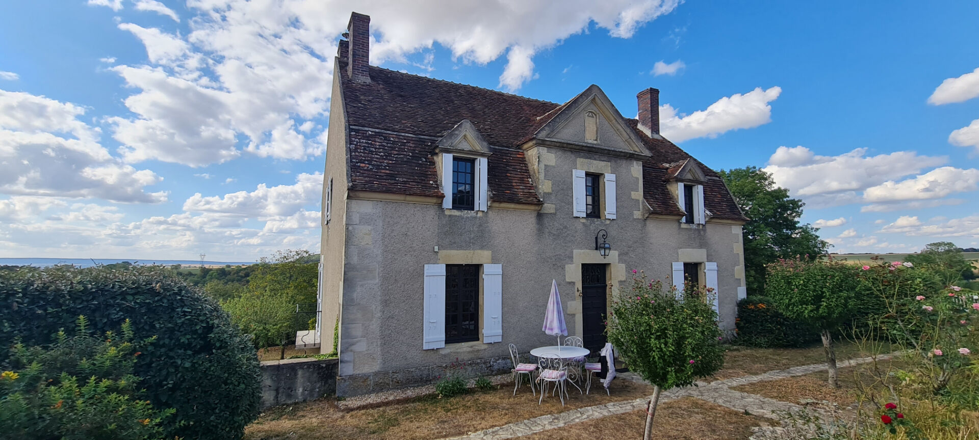 Photo Ancien presbytère avec vue dégagée, au calme image 6/6